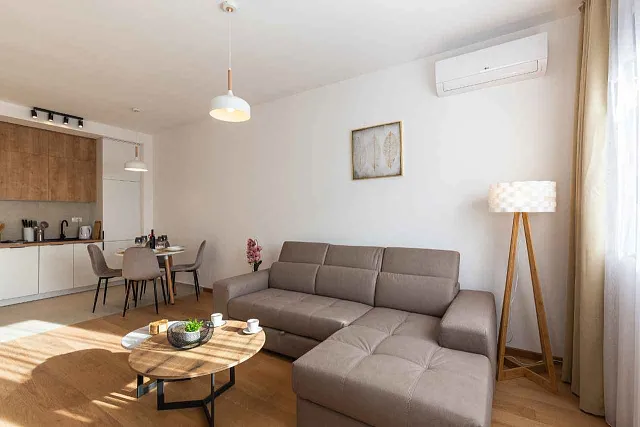 Furnished 1-Bedroom Apartment 42.5m² in Bečići – Sea View Balcony + Garage — photo 7